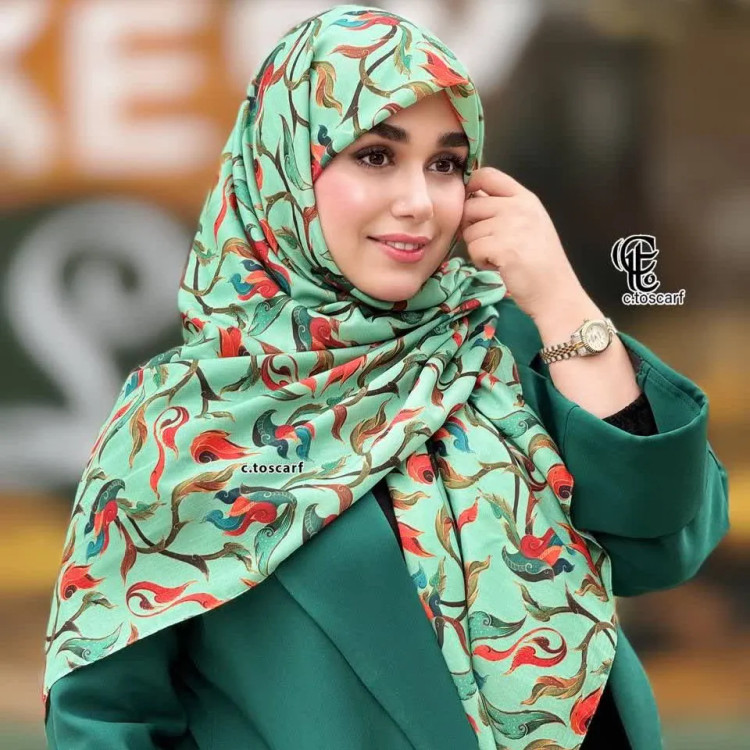 روسری نخ کاستوم طرح حنانه سایز 140 چرخ دوز