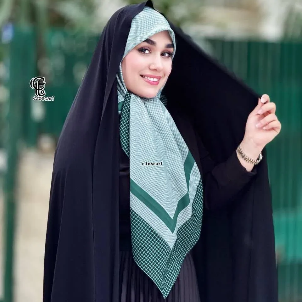 روسری نخی کاستوم طرح کاملیا قواره 110 کرم قهوه ای سبز