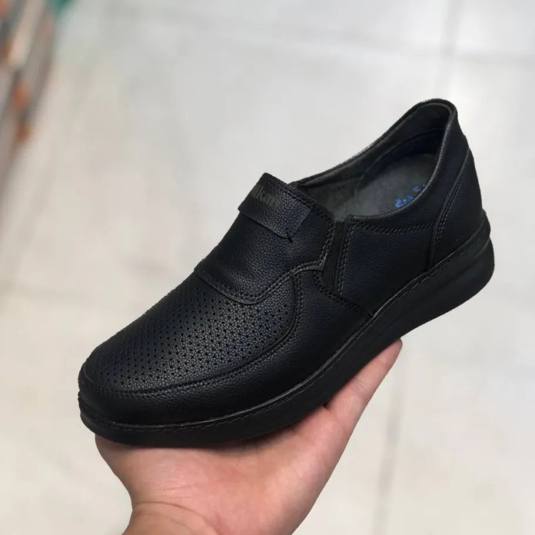 کفش طبی زنانه مدل ایدا رنگ مشکی با کفی آناتومیک و پد خارپاشنه