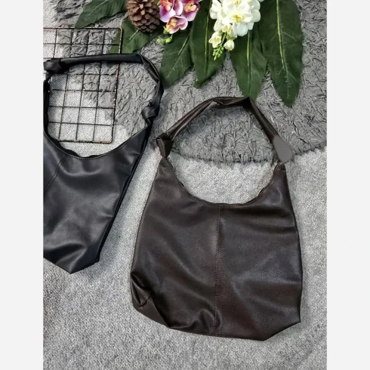 کیف دوشی زنانه چرمی بند گره ای مدل سبک و جادار ابعاد 30 در 40 سانتی متر