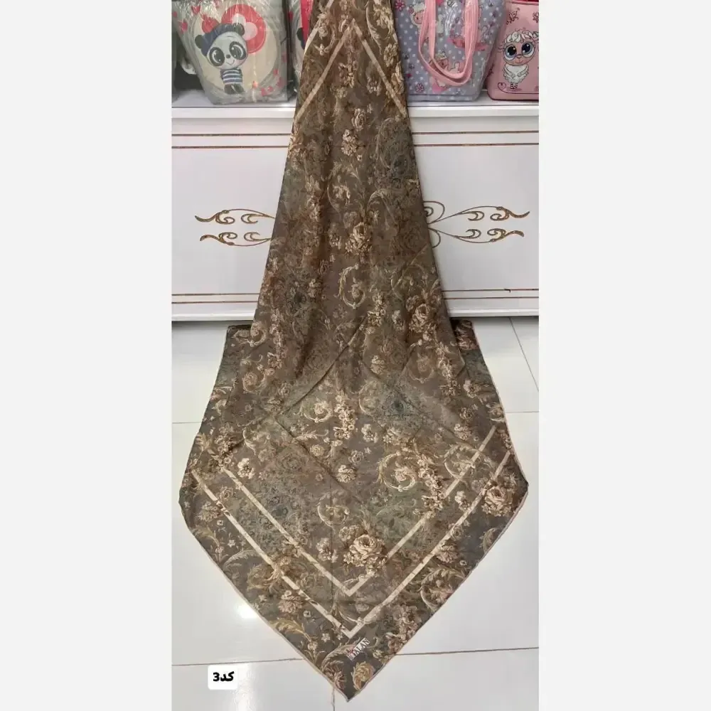 روسری نخی قواره 140 طرح پروانه دور دست دوز مناسب زیر چادر