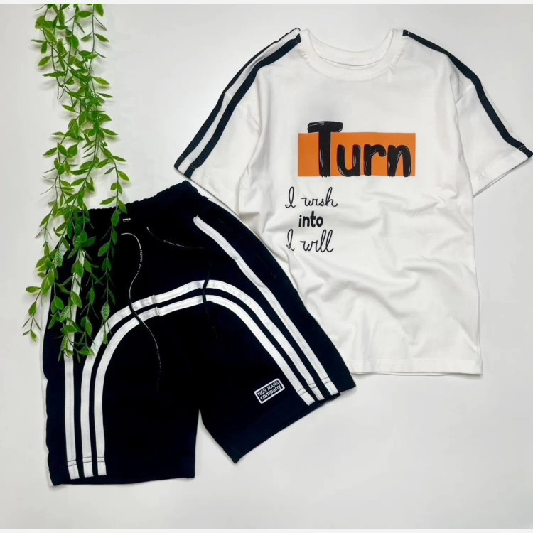 ست تیشرت و شلوارک اسپرت دخترانه و پسرانه طرح Turn رنگ سفید