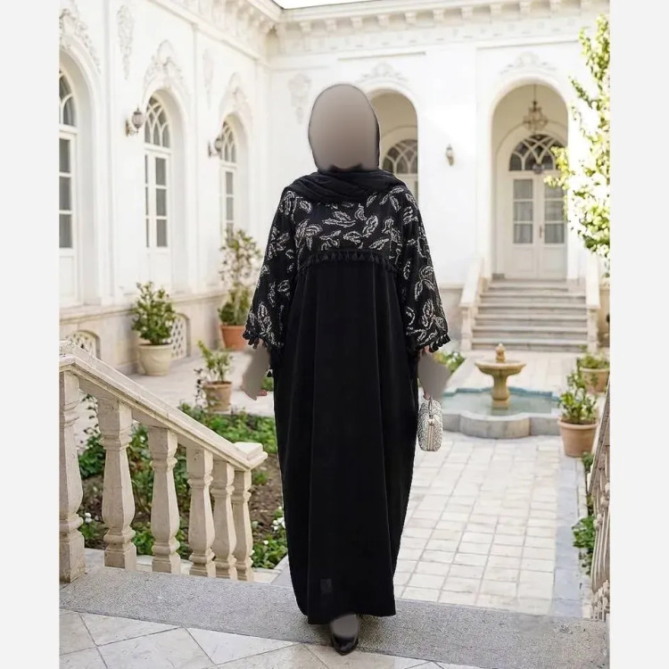 پیراهن زنانه مدل زرگل جنس کرپ الیزه مشکی سایز بزرگ 38 تا 60 با خرجکار پولکدوزی و منگوله قد 140