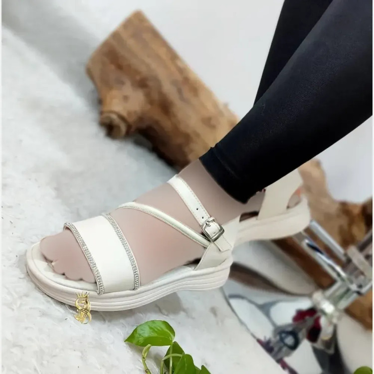 صندل طبی زنانه نگینی مدل حدیث با رویه چرم صنعتی و زیره طبی