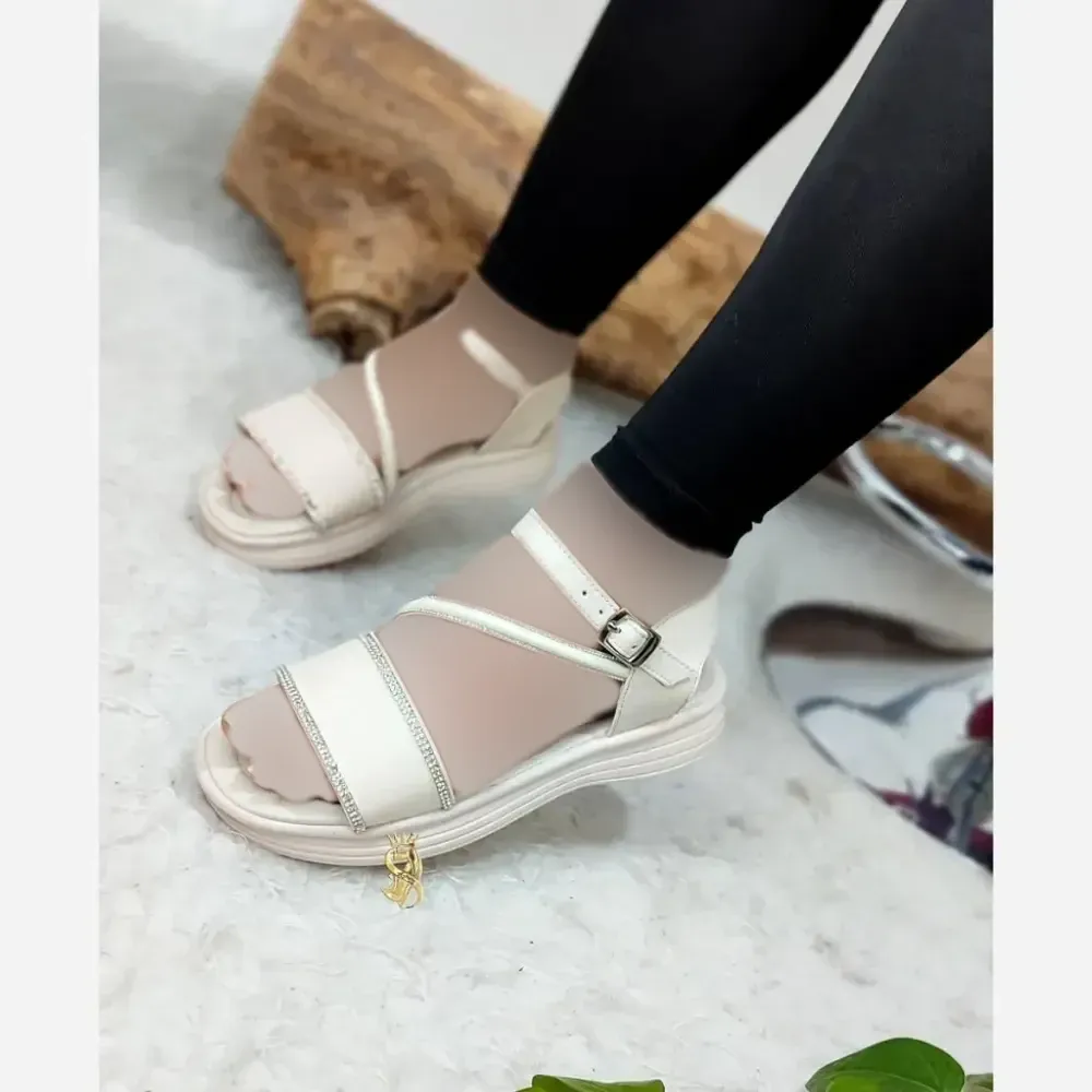 صندل طبی زنانه نگینی مدل حدیث با رویه چرم صنعتی و زیره طبی
