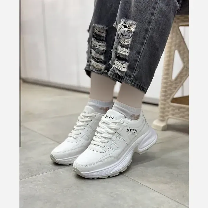 کتونی لژدار طبی زنانه مدل بایتجی با رویه چرم صنعتی و زیره PU