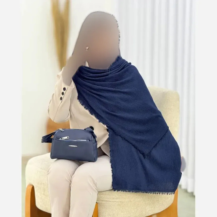 شال پلیسه لمه دار دور ریش ابعاد 175 در 75 سانتی متر