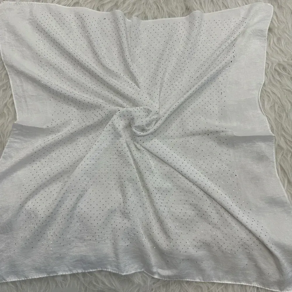 مینی اسکارف مجلسی گارزا نگین دار ابعاد 70 در 70 سانتی متر