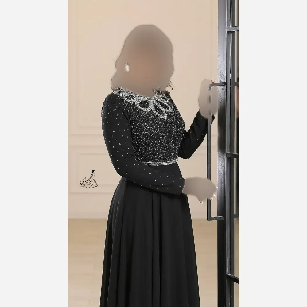 پیراهن مجلسی زنانه حریر سایز بزرگ کاپدار بالاتنه دانتل سنگدوزی شده مشکی