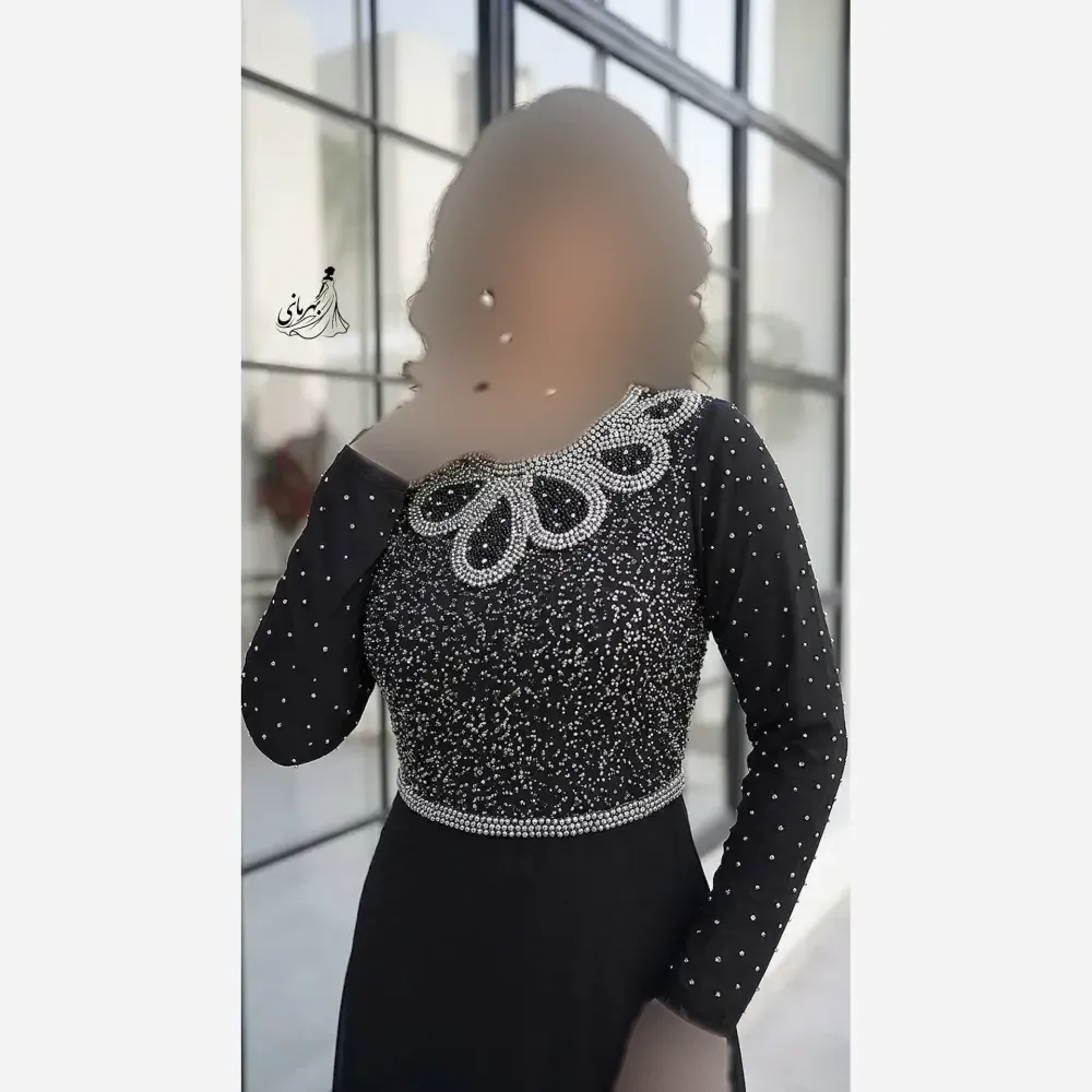پیراهن مجلسی زنانه حریر سایز بزرگ کاپدار بالاتنه دانتل سنگدوزی شده مشکی