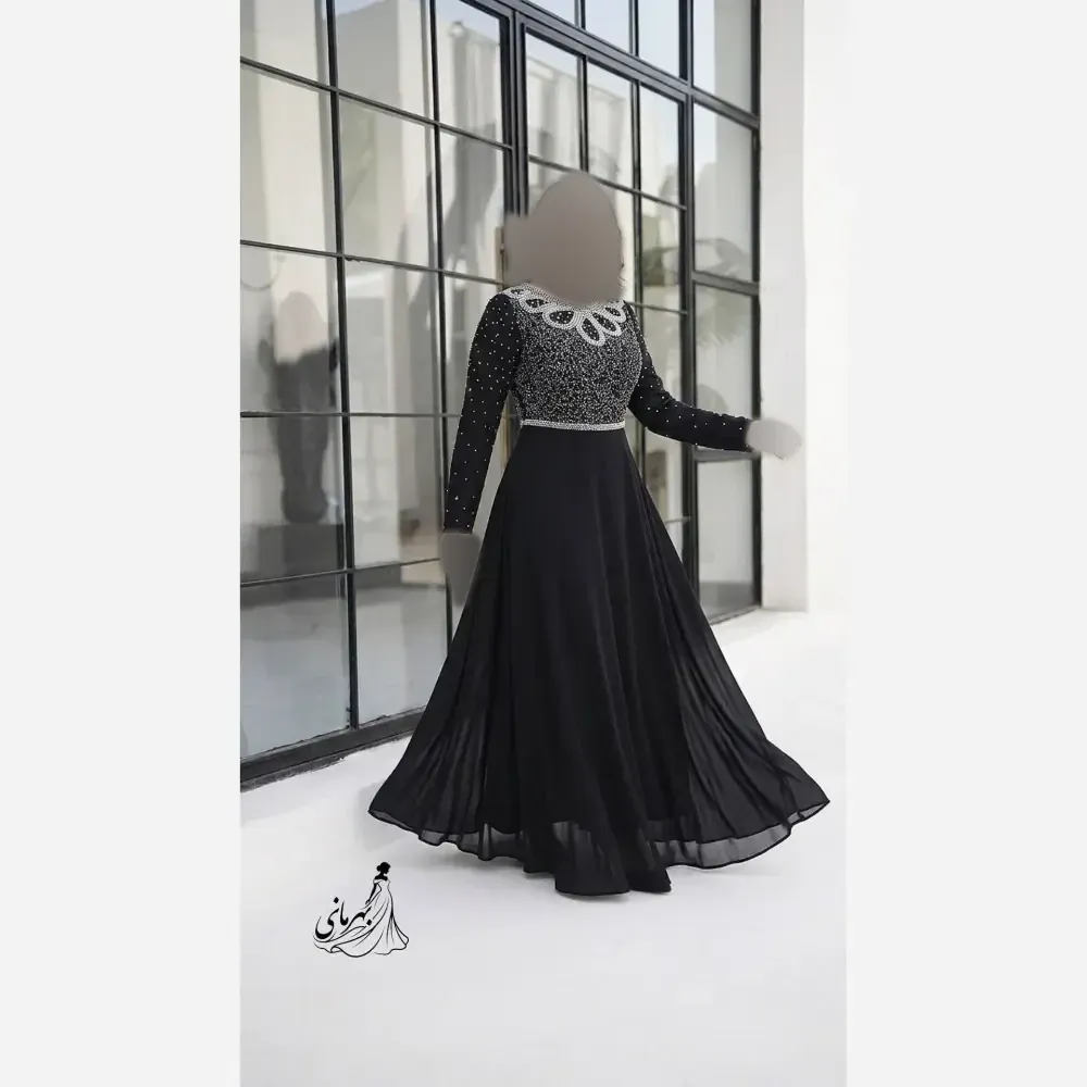 پیراهن مجلسی زنانه حریر سایز بزرگ کاپدار بالاتنه دانتل سنگدوزی شده مشکی