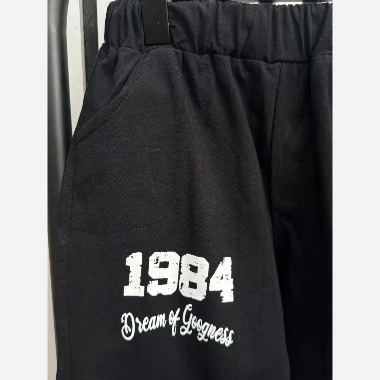 ست تیشرت و شلوارک پسرانه طرح 1984 جنس پنبه لاکرا