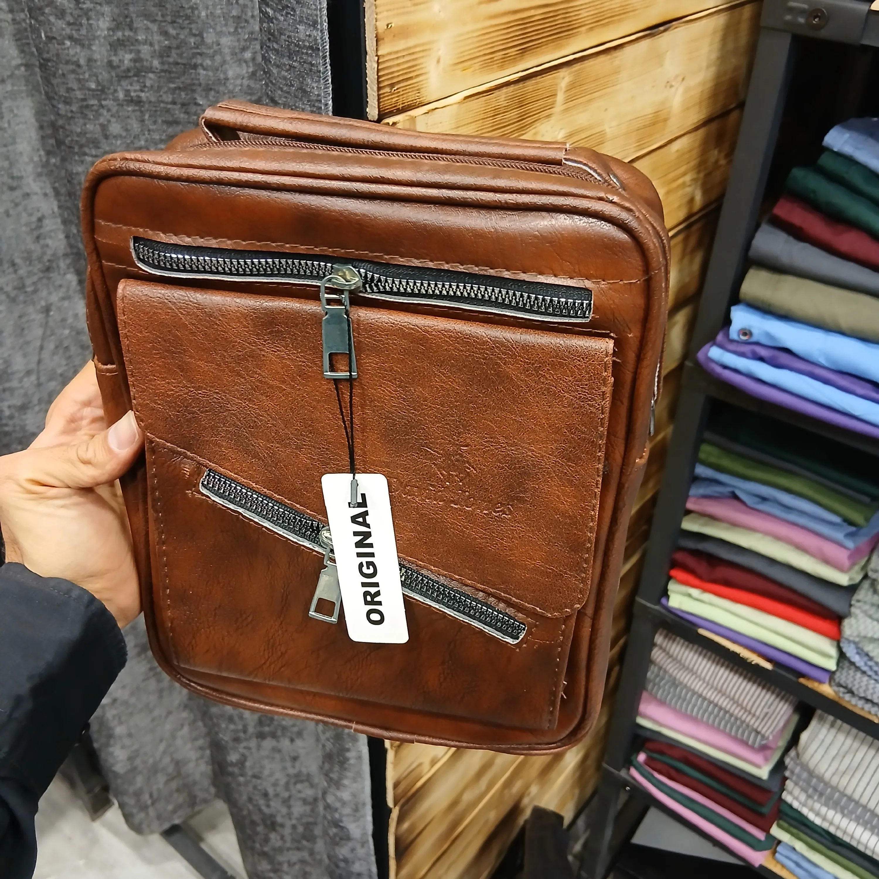 کیف دوشی مردانه چرم مصنوعی طرح David Jones ابعاد 26 در 20 سانتیمتر