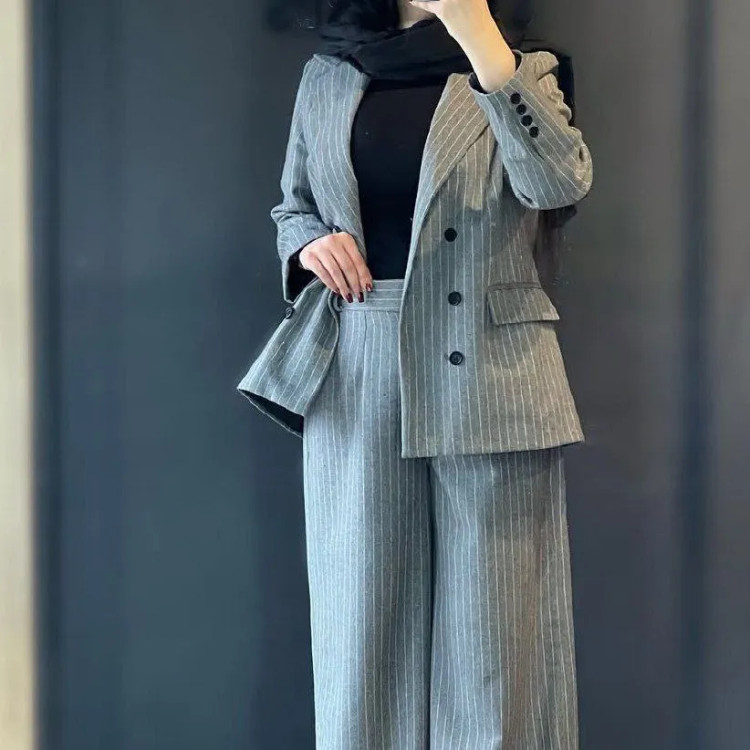 کت شلوار زنانه مدل آرون جنس دیپلمات پرشیا رنگ بندی متنوع سایز 1 و 2