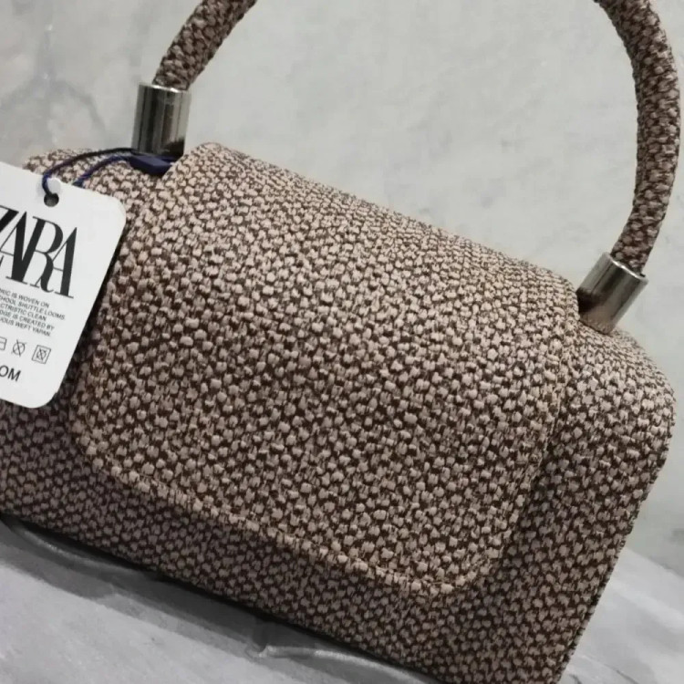 کیف ساندویچی چرم طرح کنف رنگ نسکافه ای کرم سایز آزاد